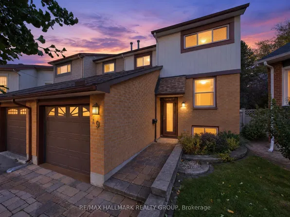 19 Fallow Ct, Ottawa, ON K1T 1W8