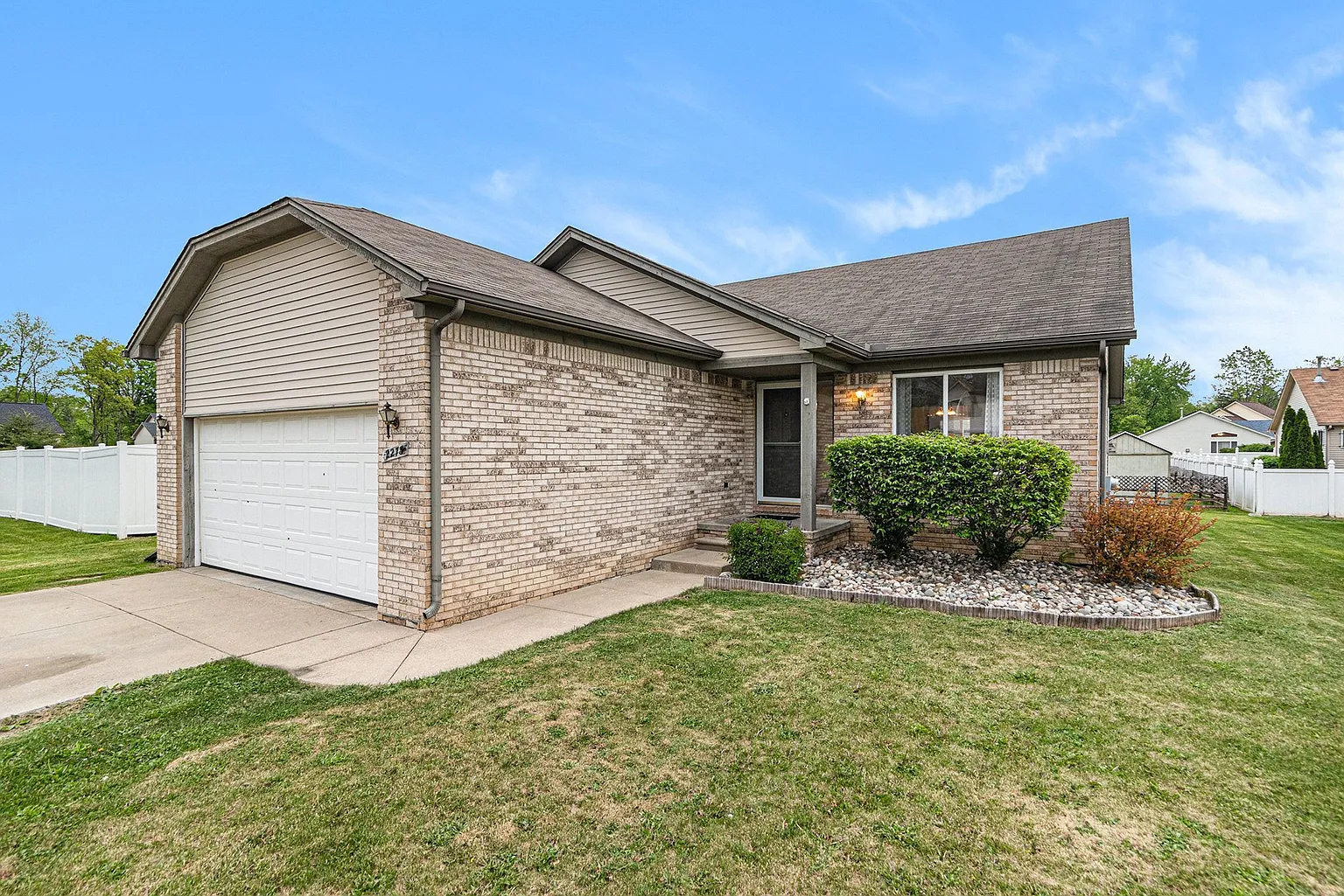 2273 Pear Tree Dr photo 1