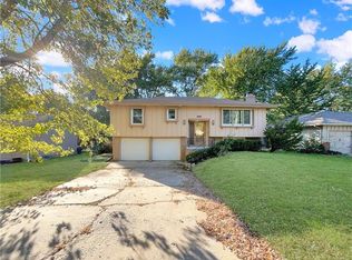 9908 Hillcrest Rd, Kansas City, MO 64134