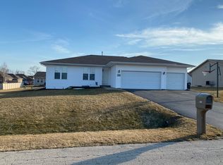 658 Ballymore Rd, Roscoe, IL 61073