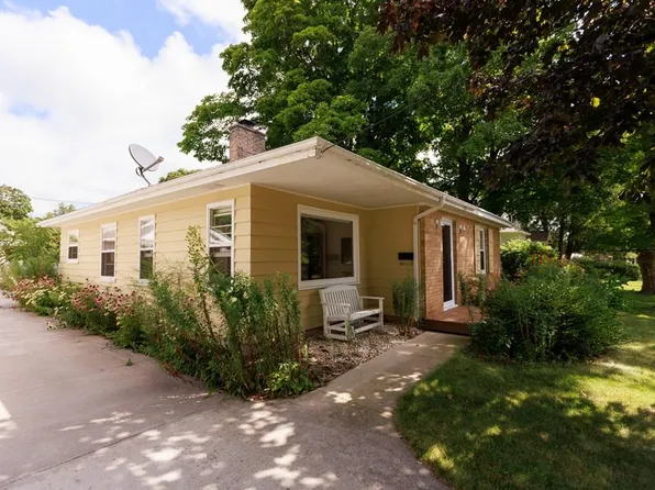 924 Oregon St, Sturgeon Bay, WI 54235