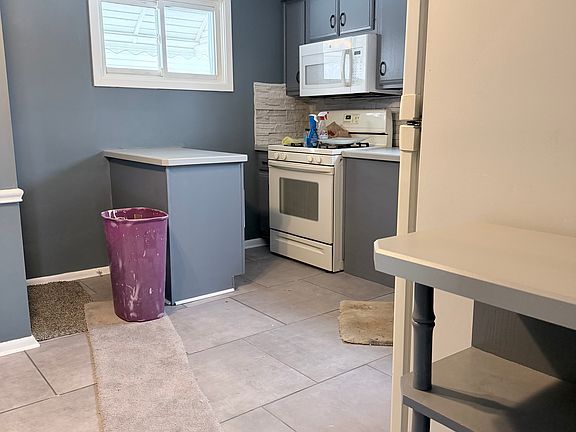 2nd image of 960 Katherine Ave