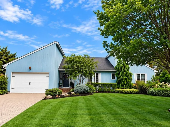 7 Leeward Court, Oceanport, NJ 07757