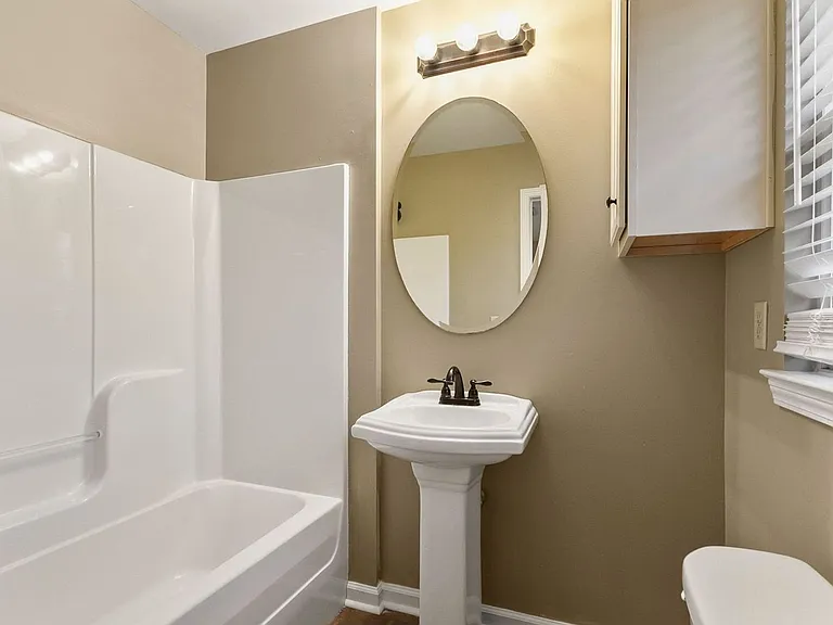 242 Cedar Crst — Photo 20