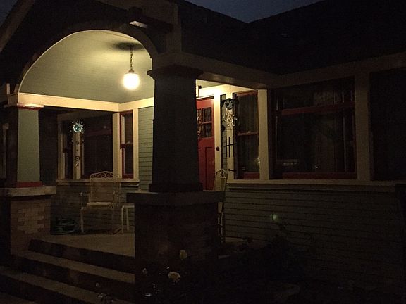 Moonlight at 2820 E. 5th St.