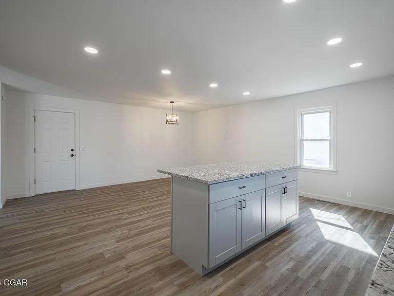 1304 Massachusetts Ave — Photo 7