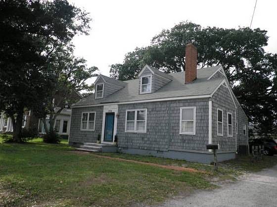 1st image of 1904 Arendell St