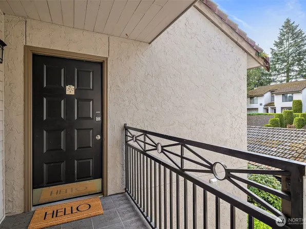 10401 NE 32nd Place #A202, Bellevue, WA 98004