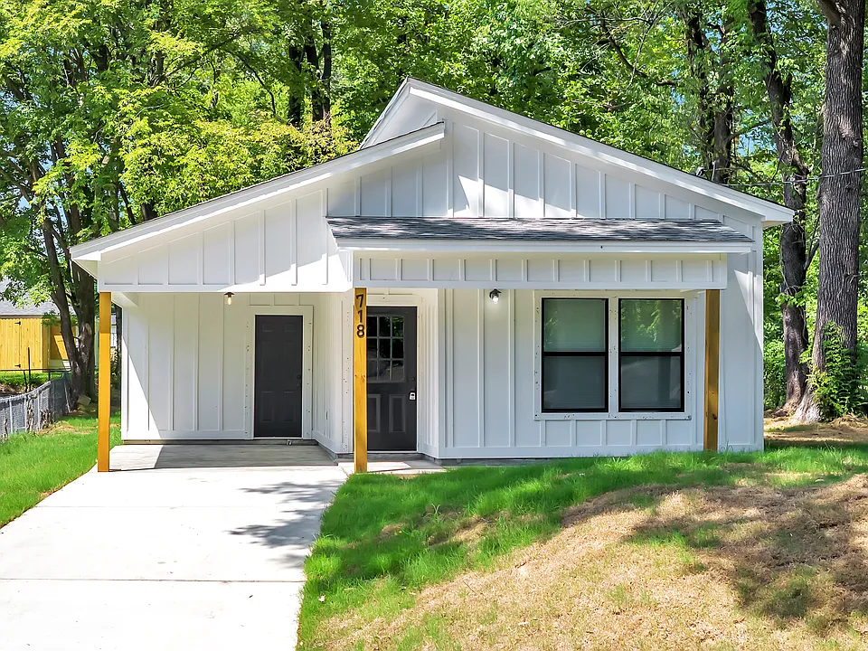718 Hazelwood Rd
