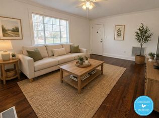 10 W 6th Ave #1B, Lexington, NC 27292