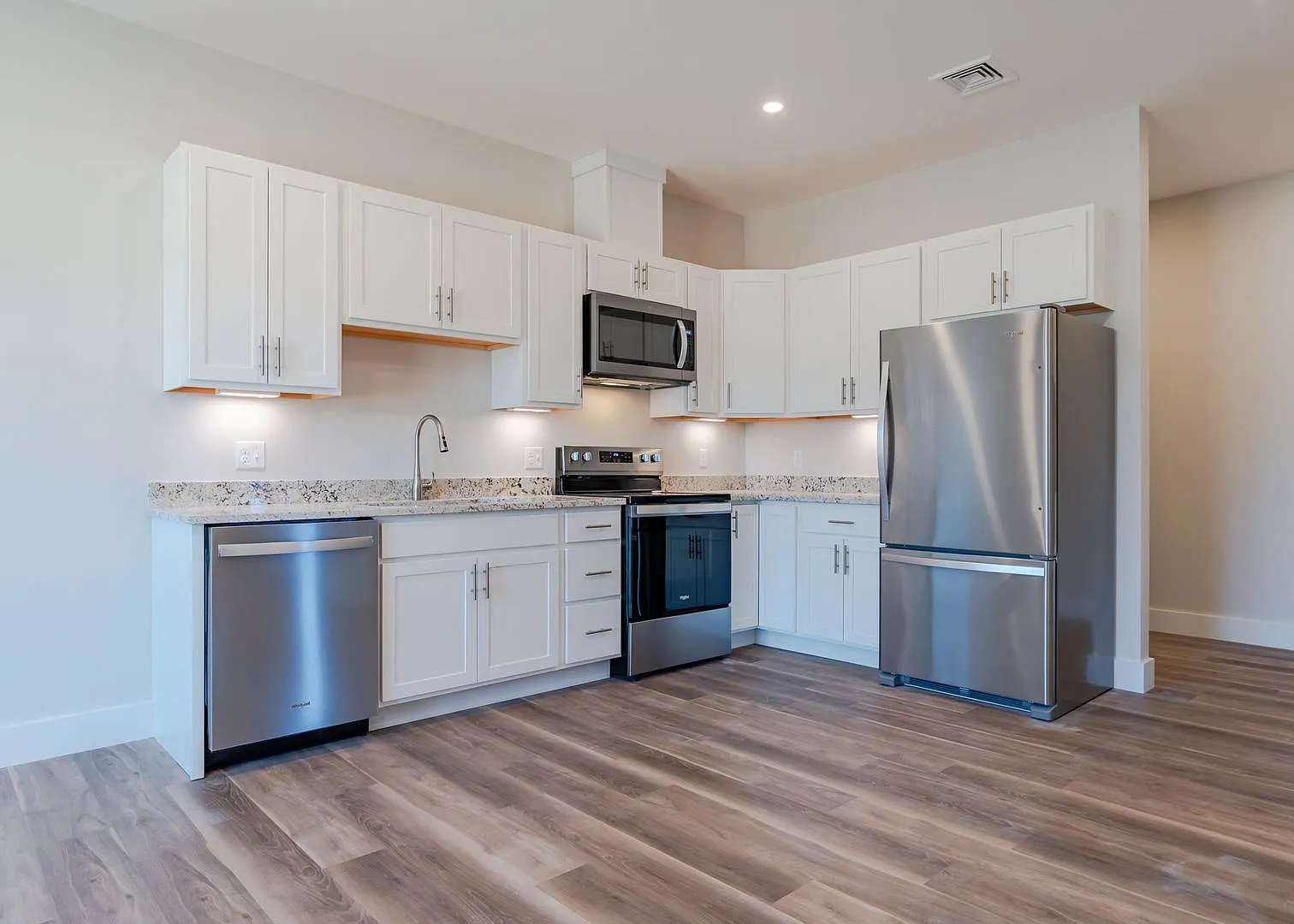 18 Sullivan Street — Photo 1