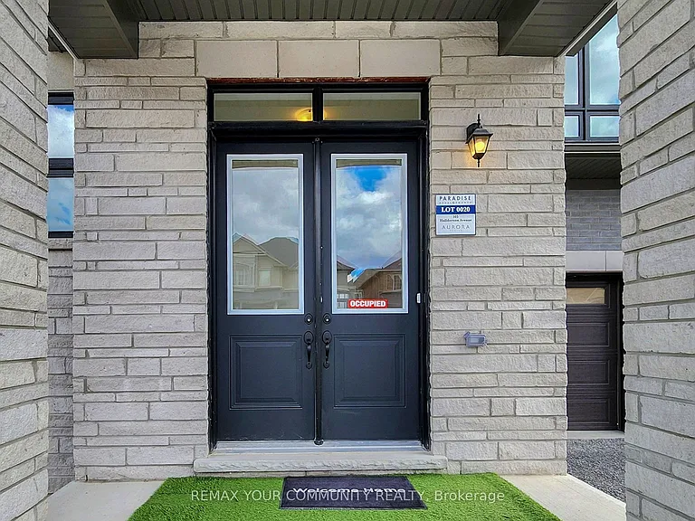105 Halldorson Ave — Photo 2
