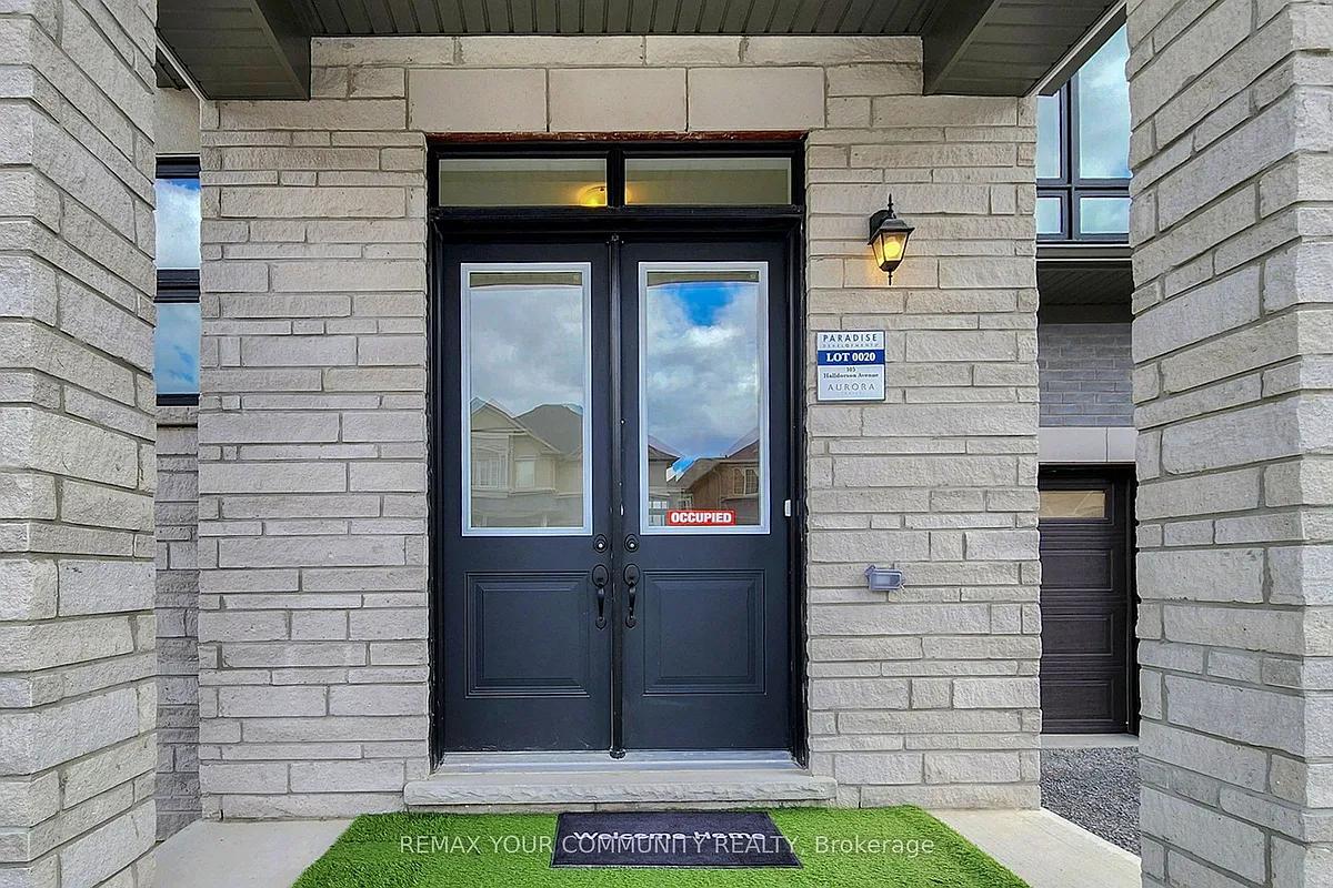 Building Photo - 105 Halldorson Ave