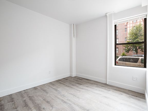 4th image of 30-44 32nd St #Ba55