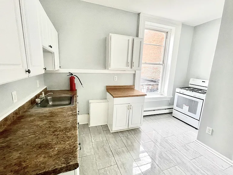24 E Washington Ave #2 — Photo 2