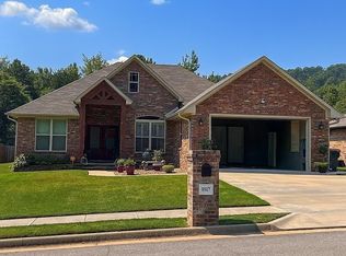 1817 Janie Francis Dr, Russellville, AR 72801