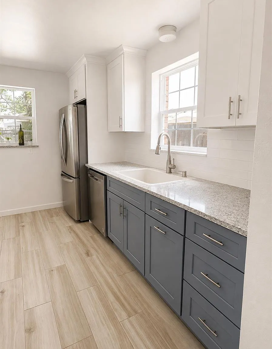 2 bed, 890 sqft, $2,350 — Photo 3