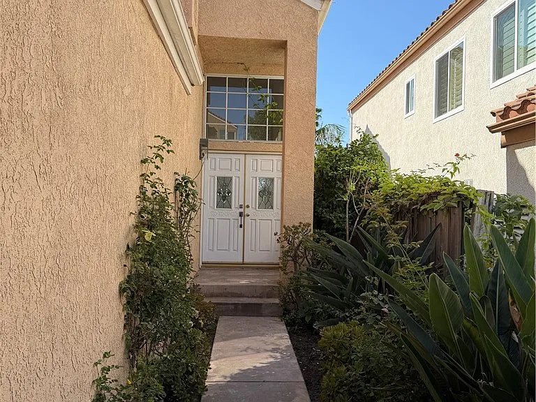 24962 Barclay Ln — Photo 2