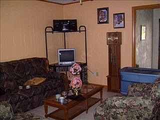 3rd image of 200 Valleyglen Dr