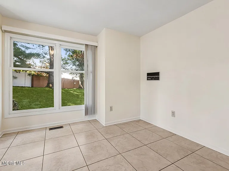 157 Northampton Dr — Photo 15