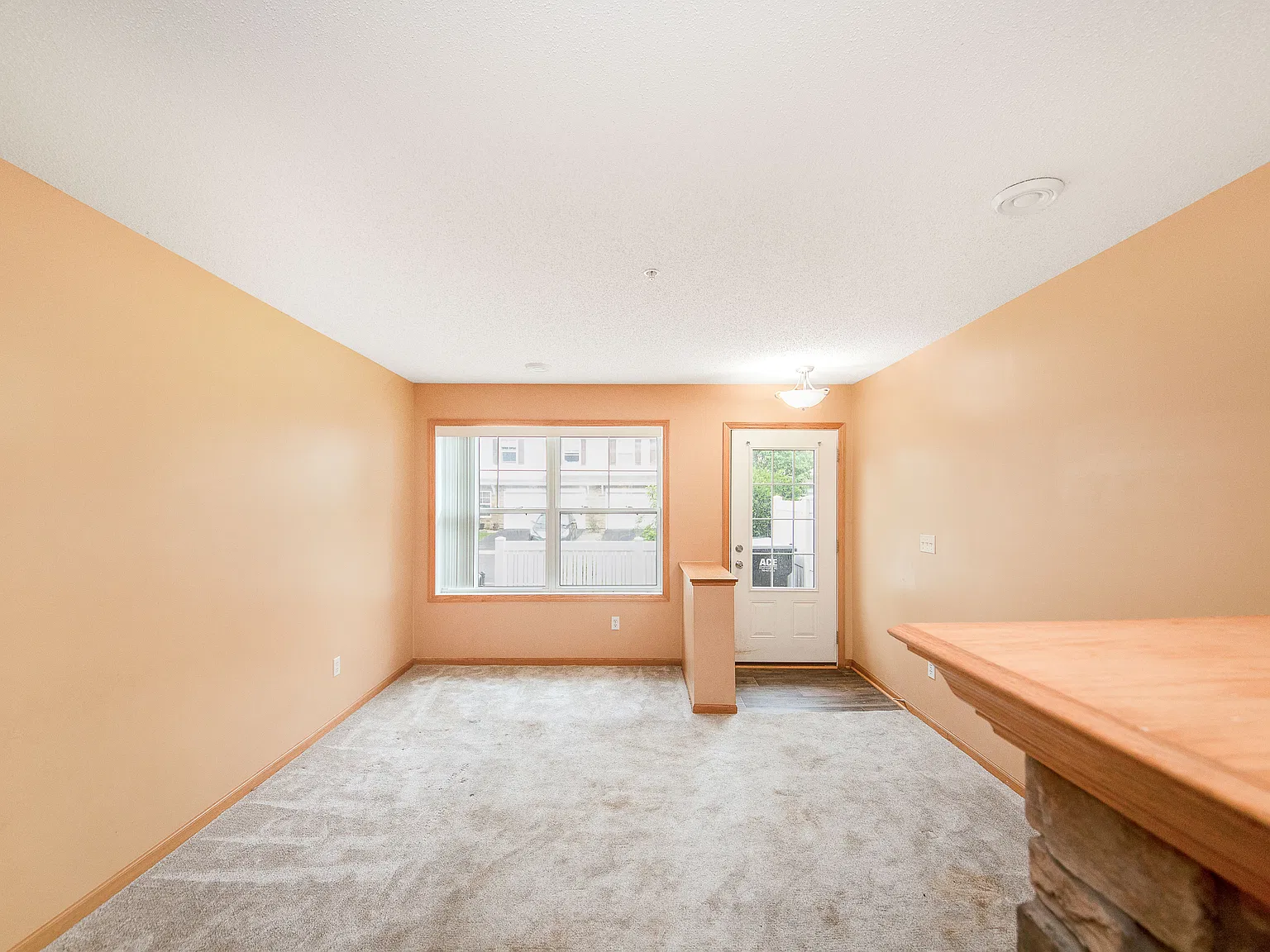 3 bed, 1762 sqft, $2,250 — Photo 4