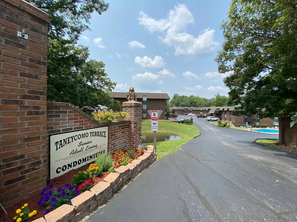 160 Wilshire Drive #67, Hollister, MO 65672