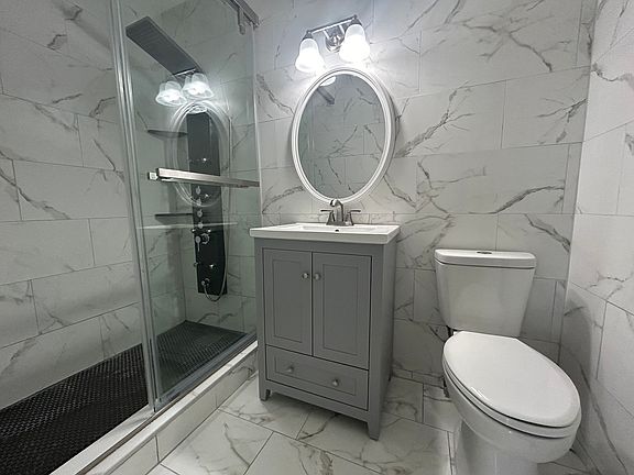 4th image of 1925 E Oakton St APT 1B