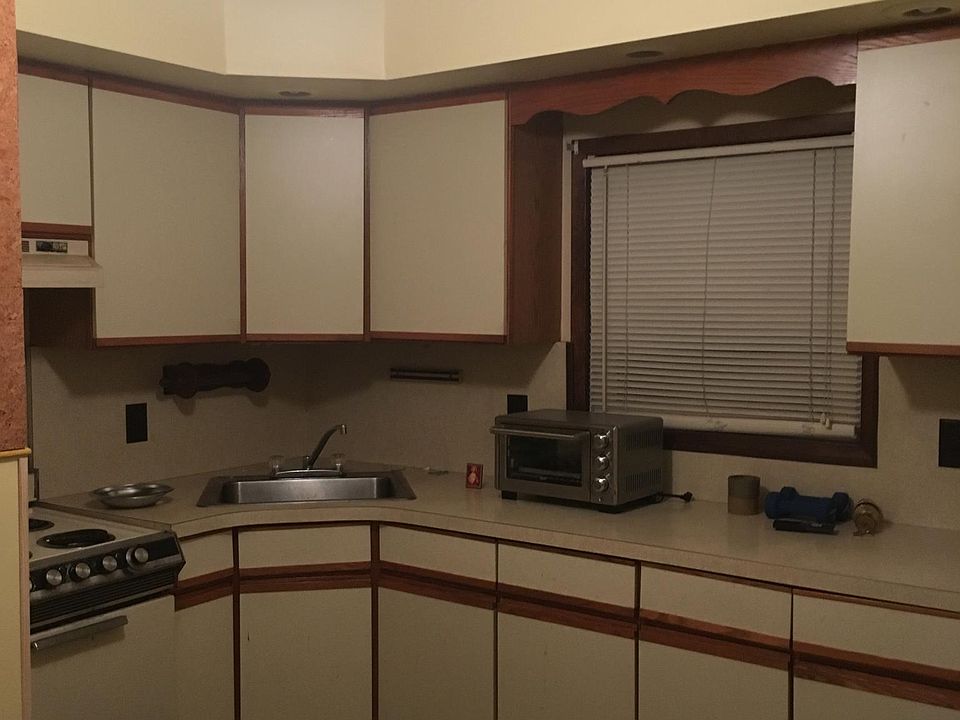 Small Eat in Kitchen