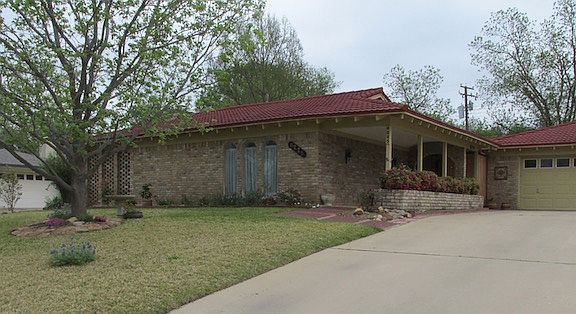 1st image of 6225 Trail Lake Dr