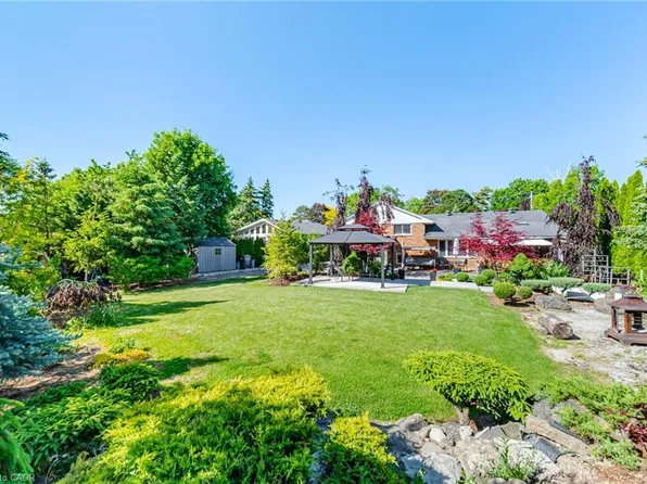 14 Plainsman Rd, Mississauga, ON L5N 1C5