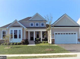 90 Courier Dr, Charles Town, WV 25414