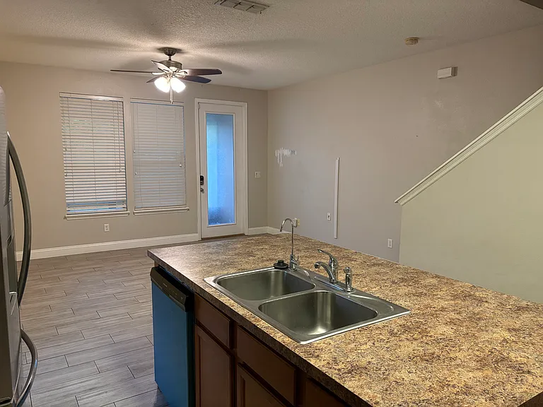 625 Oakleaf Plantation Pkwy #1211 — Photo 10