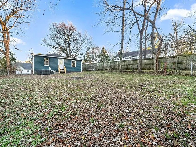 828 Gracey Ave — Photo 14