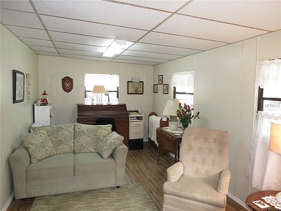 5th image of 2450 Karen Dr