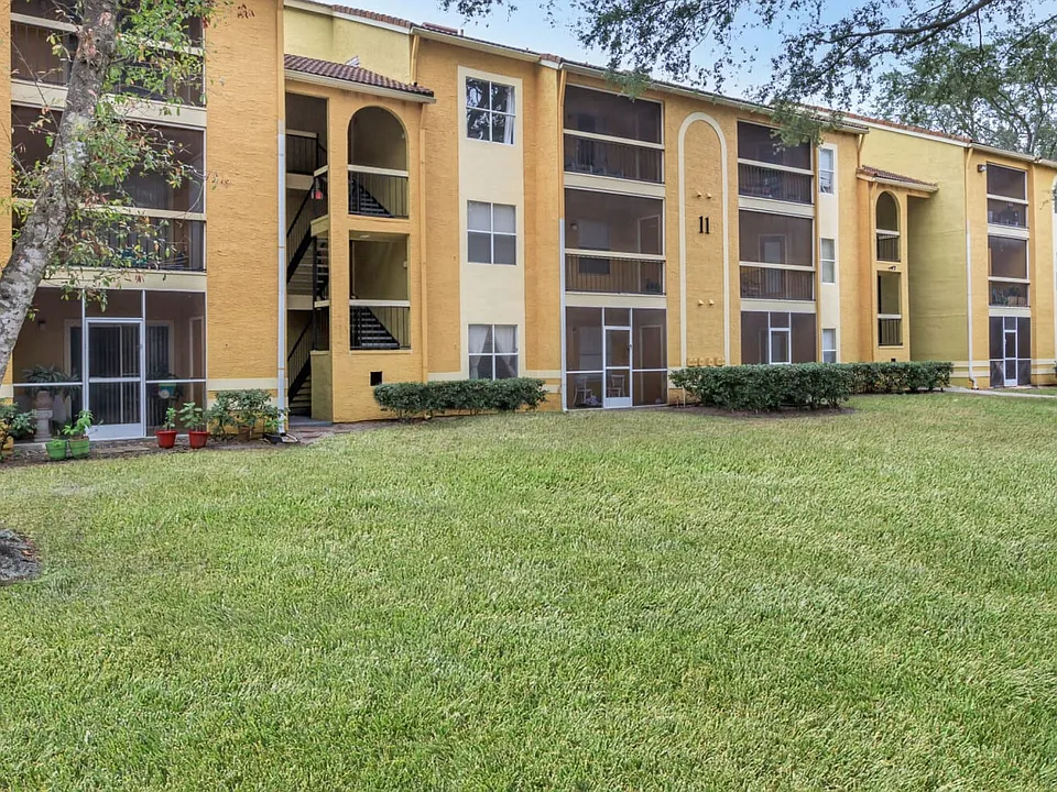 Images Condominiums