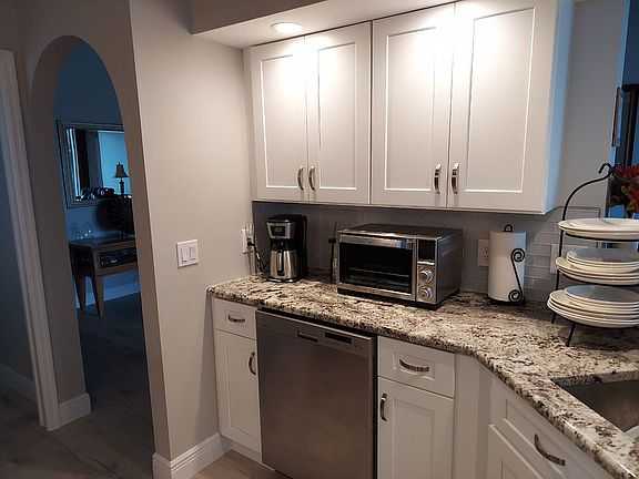 5th image of 9948 Las Casas Dr