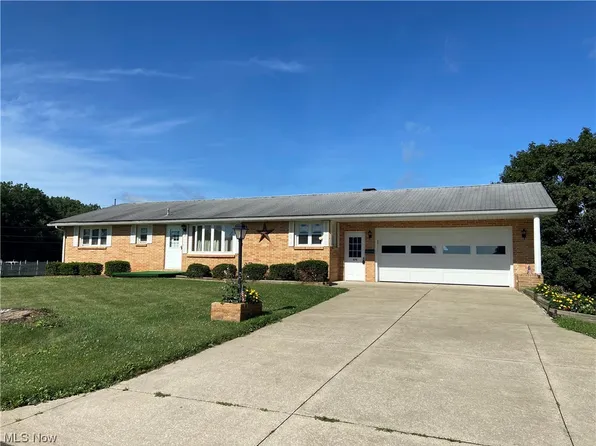 670 Beaver St, Newcomerstown, OH 43832
