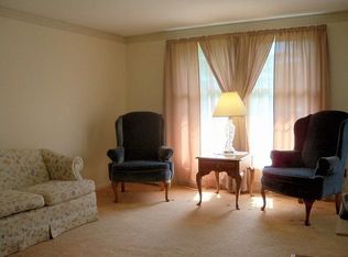 8140 Balsamwood Ln, Liverpool, NY 13090