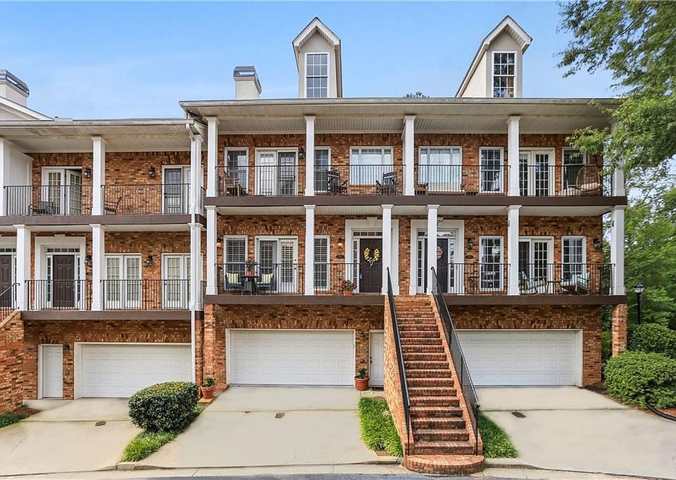 1st image of 2552 Oglethorpe Cir NE
