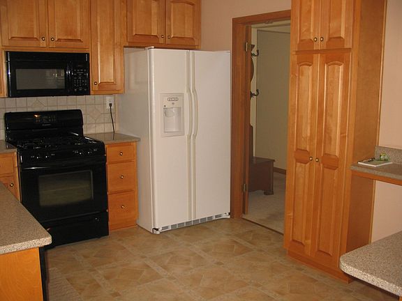 5th image of 355 Sea Holly Cir