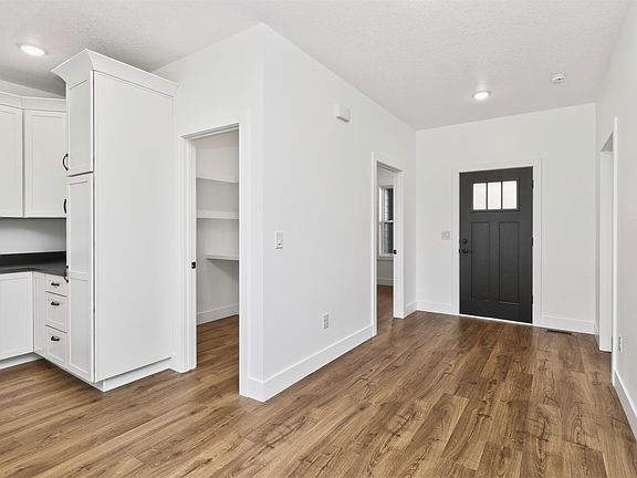 5th image of 1092 SW Cattail Rd