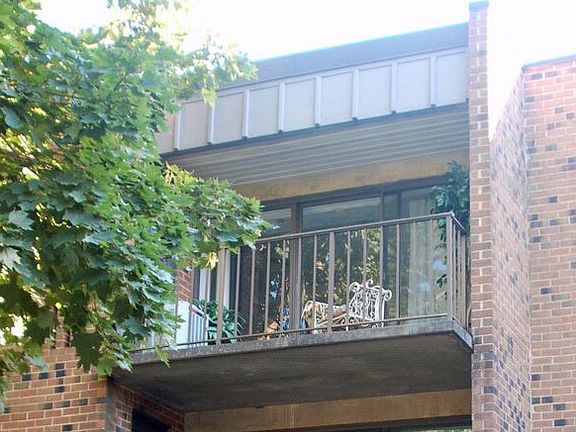 2nd image of 4414 Island Pl APT 301