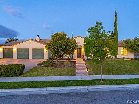 2nd image of 833 Hacienda Cir