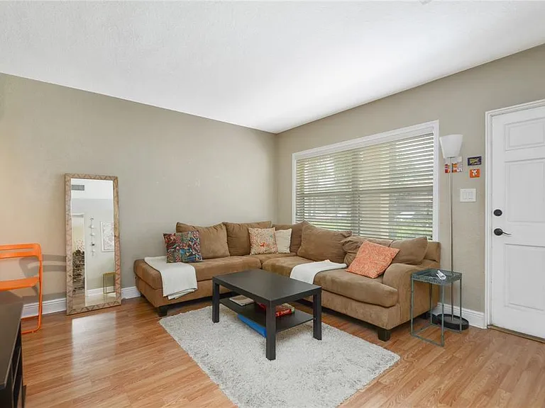 225 E New Hampshire St #7 — Photo 5