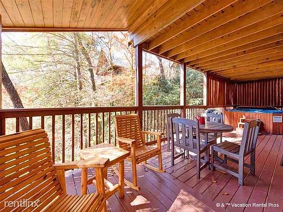 The outdoor hot tub ahhh!