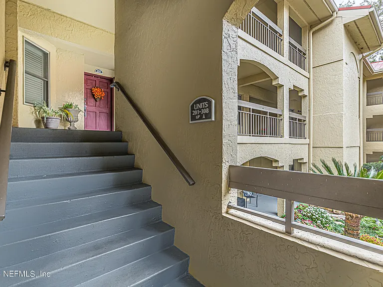 2099 Winterbourne Dr W #308 — Photo 11