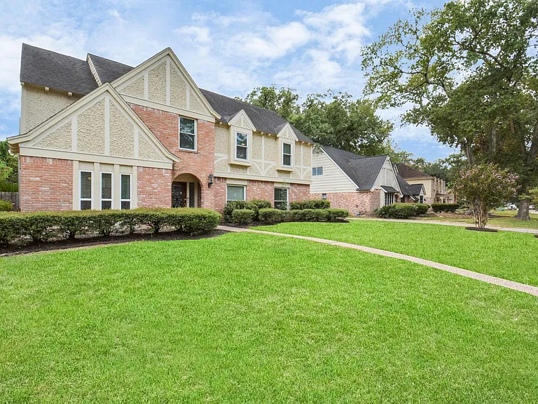 1807 Saddlecreek Dr — Photo 30