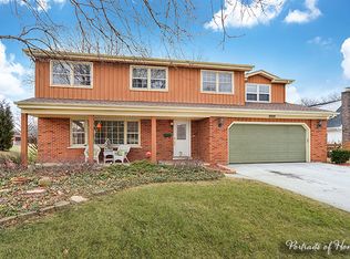 6025 Fairmount Ave, Downers Grove, IL 60516