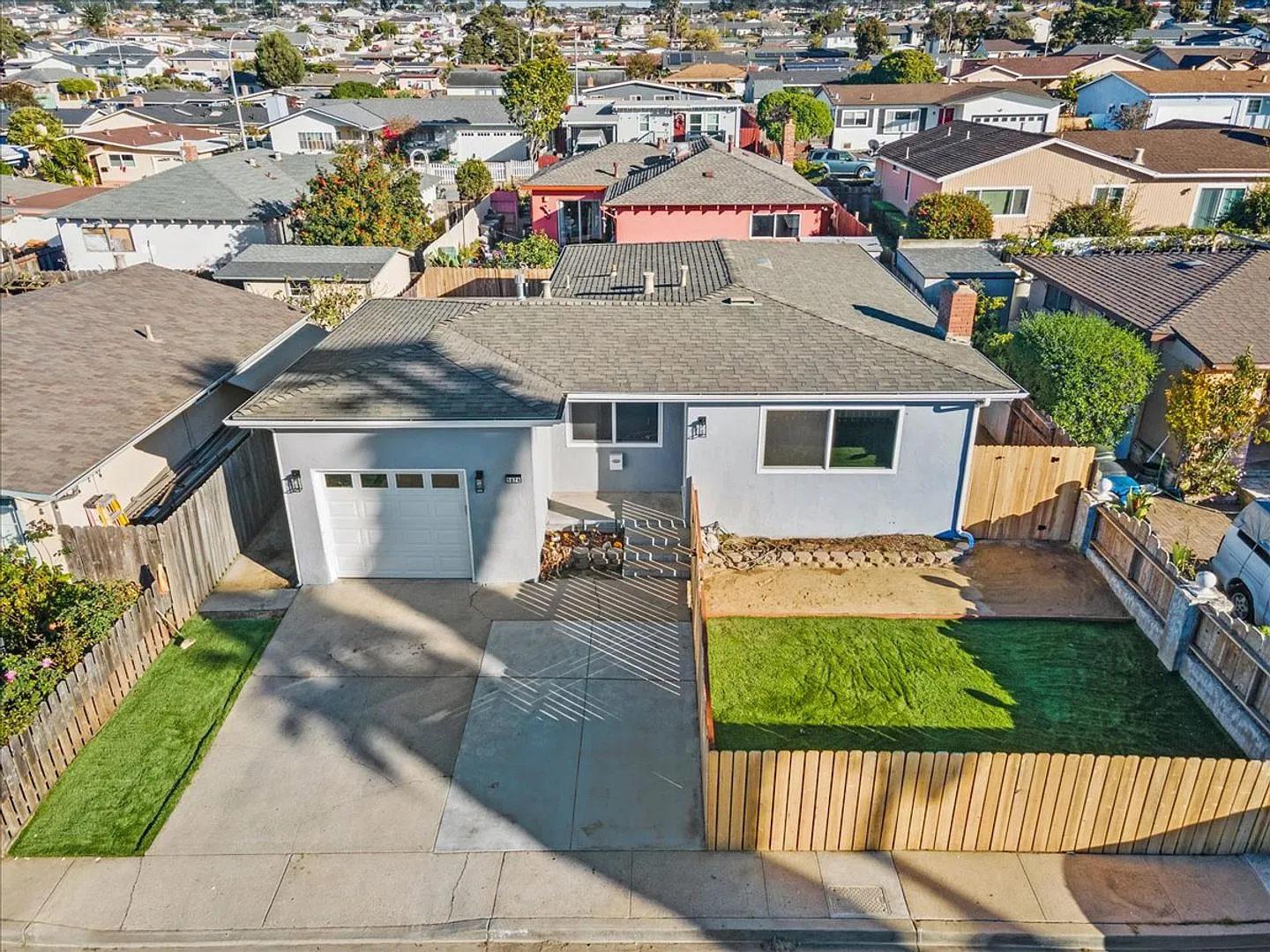 1674 Kenneth St photo 1