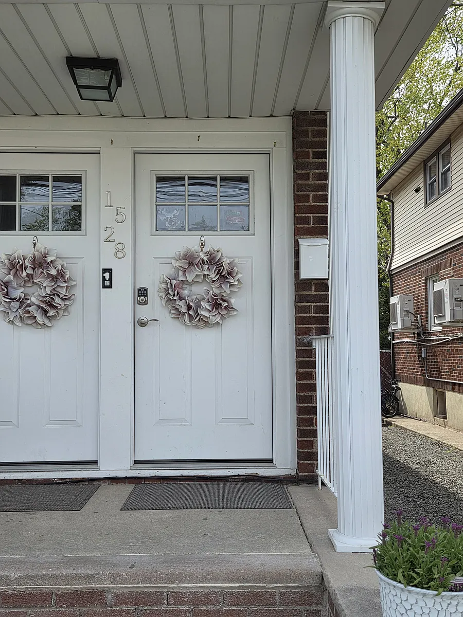 Your Door on the Right - 15-28 Parmelee Ave #2